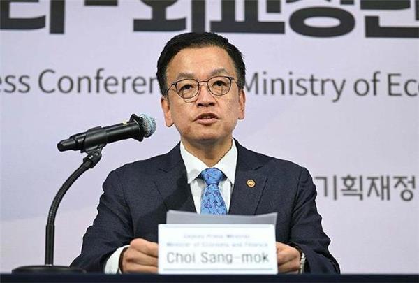 Yoon Suk-yeol proclame "Lutte jusqu'au bout" alors que les supporters de l'ex-président destitué s'allongent devant la résidence présidentielle