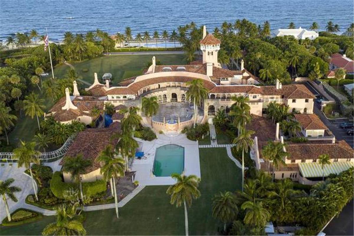 Elon Musk accusé de vivre à Mar-a-Lago après l'élection : le loyer pourrait atteindre 2 000 dollars la nuit